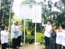 Stafsus Menag Resmikan Papan Nama Gereja Katolik Santo Joannes Baptista Parung