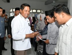 Pemda Lombok Timur Salurkan Insentif bagi Guru di Bawah Kementerian Agama ‎