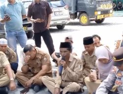 Kades Waringin Tanggapi Tuntutan Massa Aksi Terkait Penjaringan Perangkat Desa