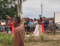 Ribuan Warga Barus Geruduk Kantor Camat, Bantah Klaim Pemulihan Banjir 90 Persen