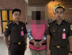 Kejari Sambas Tahan Kades Tebuah Elok, Diduga Korupsi Dana Desa Rp609 Juta