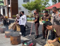 Kejari Mempawah Musnahkan Barang Bukti 50 Perkara Inkracht, Narkotika hingga Rokok Ilegal