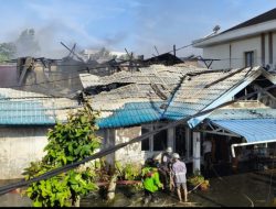 Kebakaran Rumah di Jalan Purnama Pontianak, Tiga Sepeda Motor Ikut Terbakar