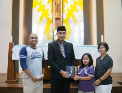 Staf Khusus Menag RI Serahkan Alkitab di Paroki Bunda Maria Garut, Tegaskan Penguatan Pendidikan Karakter dan Kerukunan