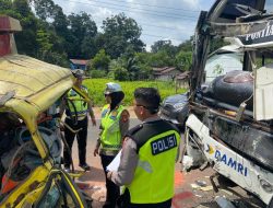 Kecelakaan Beruntun di Tayan Hilir, Sopir Truk Meninggal Dunia