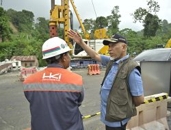 Gubernur Mahyeldi Tinjau Perbaikan Jembatan Kembar Padang Panjang, Target Rampung Jelang Lebaran