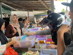 Hari Keempat Ramadan, Pasar Pagi Sambas Dipadati Pemburu Takjil