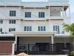 Pembangunan Rumah Mewah di Pasar Mempawah Picu Protes Warga, Empat Ruko Dilaporkan Rusak