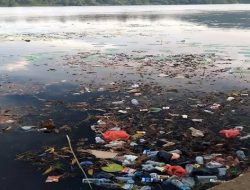 Sampah Plastik Kembali Menumpuk di Danau Sebedang, Pengelola Wisata Keluhkan Minimnya Kesadaran Pengunjung