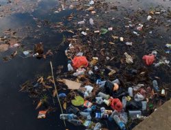 Dinkes Sambas Soroti Pencemaran Sampah Plastik di Danau Sebedang, Ancam Kesehatan dan Ekosistem