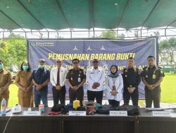 Kejari Bengkayang Musnahkan Barang Bukti 12 Perkara, Didominasi Kasus Narkotika