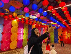 Lampion Raksasa Meriahkan Imlek 2026 di Vihara Hiang Thian Siang Tie Sungai Kakap