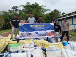 Bea Cukai Entikong Musnahkan 500 Bale Pakaian Bekas Ilegal Hasil Penindakan