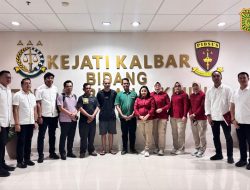 Polda Kalbar Serahkan Dua Tersangka Korupsi Dana Desa ke Kejari Sintang, Negara Rugi Lebih dari Rp2,1 Miliar