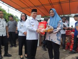 Gubernur Kalbar Tinjau Operasi Pasar Murah di Sanggau, 1.000 Paket Sembako Ludes Diserbu Warga