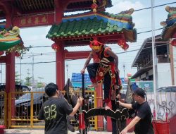 Puncak Cap Go Meh Pontianak Diramaikan Pawai Naga Bersinar dan Ritual Cuci Jalan Tatung