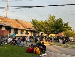 Puluhan Warga Sambas dan Bengkayang Datangi Polres Sambas, Empat Penambang PETI Dibebaskan Usai Dialog