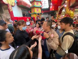 Ritual Naga Buka Mata di Klenteng Kwan Tie Bio Pontianak Dipadati Warga, Tradisi Rebutan Jenggot Naga Jadi Daya Tarik