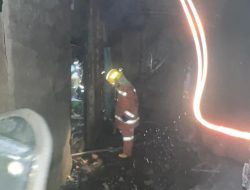 Rumah Warga di Sungai Ambawang Hangus Terbakar Saat Waktu Berbuka Puasa