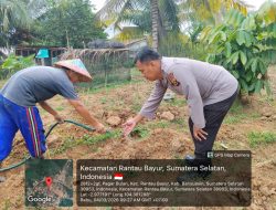 Bhabinkamtibmas Polsek Rantau Bayur Dorong Optimalisasi Lahan Warga di Tebing Abang