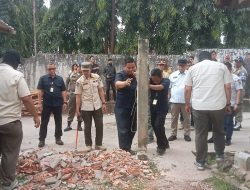Sat Pol PP Palembang Bongkar Pagar di Bukit Lama, Tegakkan Perda Zona Hijau