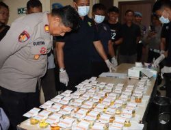 Cegah Penyalahgunaan Narkoba, 50 Personel Polres Sanggau Jalani Tes Urine Mendadak, Seluruhnya Negatif