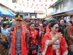 Ribuan Warga Padati Jalan Kartini, Meriahkan Cap Go Meh 2026 di Sanggau