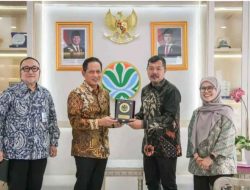 Bupati Kerinci Monadi Audiensi dengan Menteri Lingkungan Hidup