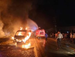 Diduga Korsleting Listrik, Rumah Beserta Dua Mobil dan Motor Ludes Terbakar di Gonis Tekam Sekadau