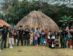 Potret Hangat Satgas Yon Parako 466 Pasgat: Dari Obati Luka Anak hingga Berbagi Pakaian di Pedalaman Papua