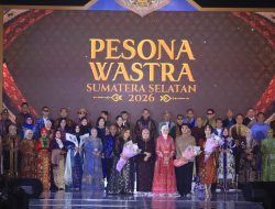 Gubernur Herman Deru Hadiri Fashion Show Wastra Sumsel 2026, Tampilkan Inovasi Batik Sembagi dan Sulam Mudawaroh