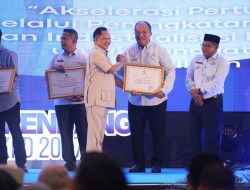 Bantu Pemulihan Bireuen, Bupati Taufik Terima Piagam Mendagri: Ini Untuk Warga Asahan