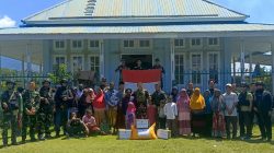 Satgas Yon Parako 466 Pasgat Bantu Warga Bersihkan Tempat Ibadah di Jayawijaya