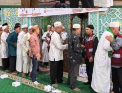 Jemaah  Calon Haji Sanggau Diberangkatkan dari Tayan Hilir