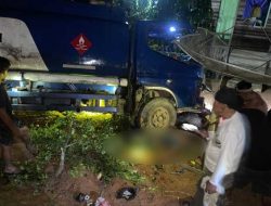 Mobil Tangki Terbalik Hindari Lubang di Jalan Trans Kalimantan, Sopir Meninggal Dunia