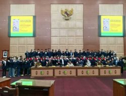 70 Mahasiswa Sambangi Kantor DPRD, Ketua Dewan Beri Kuliah Gratis